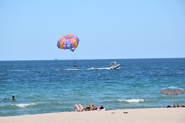 Parasailing along Fort Lauderdale Beach