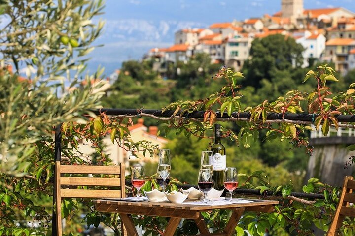Krk Island: Cellar Tour, Biodynamic Wine Tasting & Food Pairing