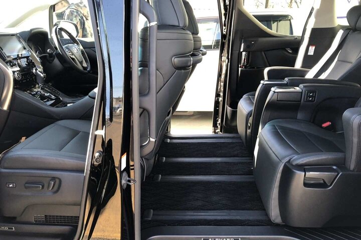 Narita Airport (NRT) To/From Tokyo City Private Transfer