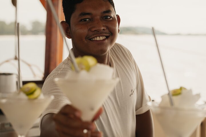4 in 1 Nusa Lembongan Breakfast and Snorkel Catamaran Cruise