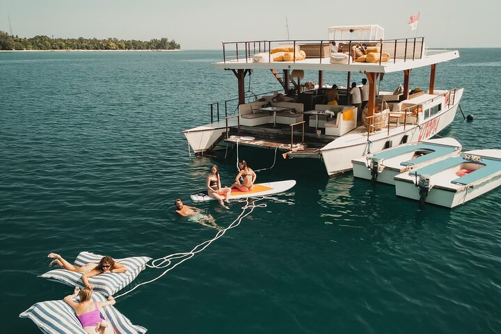 4 in 1 Nusa Lembongan Breakfast and Snorkel Catamaran Cruise