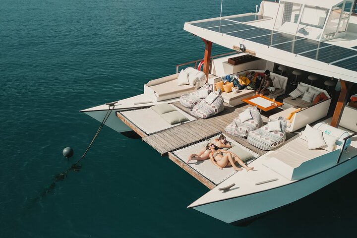 4 in 1 Nusa Lembongan Breakfast and Snorkel Catamaran Cruise