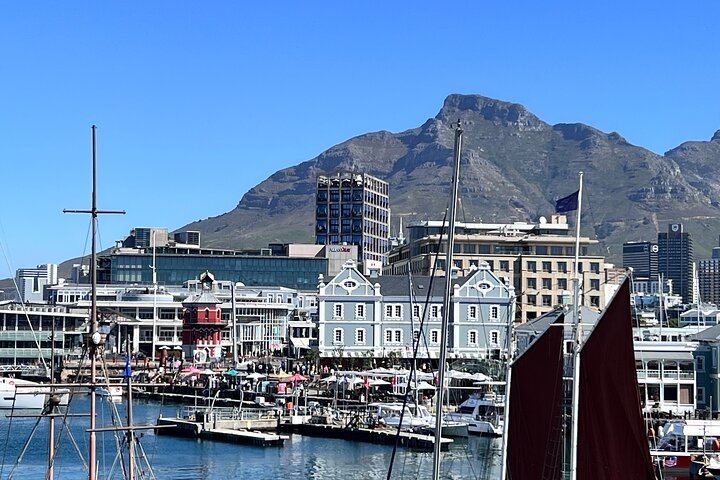 Robben Island Guided Tour with Ferry and Hotel Pickup