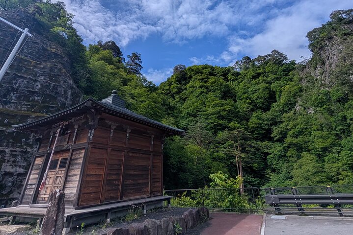 Hands-Free Private Sightseeing Shuttle from Karuizawa to Kusatsu