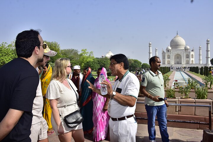 All Inclusive Day Trip to Taj Mahal, Agra Fort and Baby Taj from Delhi by Car