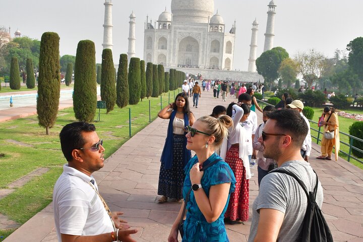 All Inclusive Day Trip to Taj Mahal, Agra Fort and Baby Taj from Delhi by Car