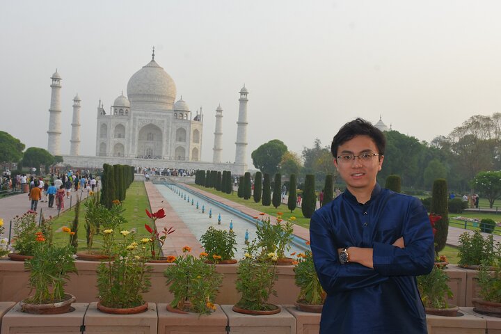 All Inclusive Day Trip to Taj Mahal, Agra Fort and Baby Taj from Delhi by Car