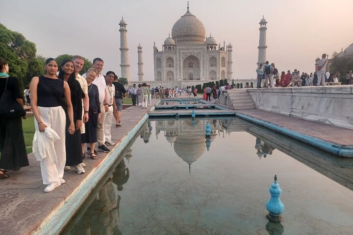 All Inclusive Day Trip to Taj Mahal, Agra Fort and Baby Taj from Delhi by Car