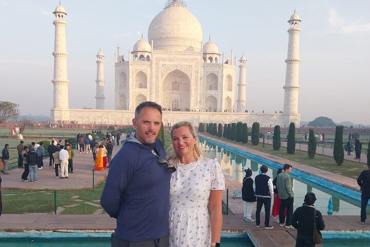All Inclusive Day Trip to Taj Mahal, Agra Fort and Baby Taj from Delhi by Car