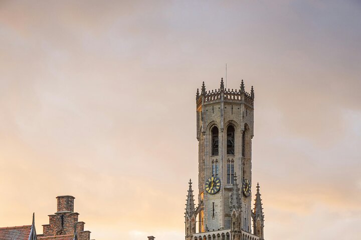 Guided Walking Tour of Bruges with Canal Cruise and Tastings
