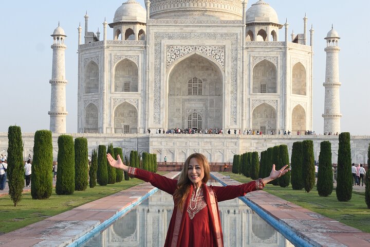 All Inclusive Day Trip to Taj Mahal, Agra Fort and Baby Taj from Delhi by Car
