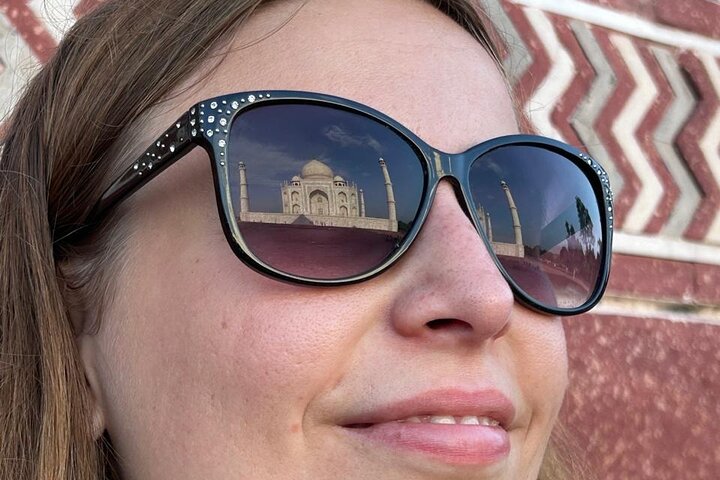 All Inclusive Day Trip to Taj Mahal, Agra Fort and Baby Taj from Delhi by Car