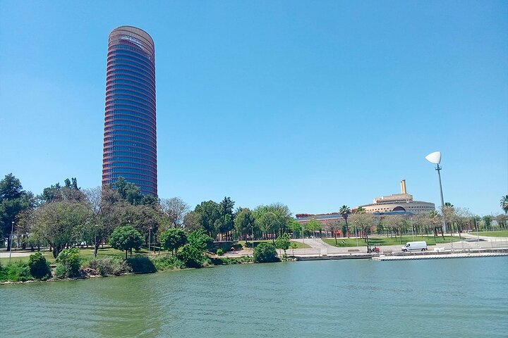 Seville: Guadalquivir River Cruise with Optional Tapas & Drink
