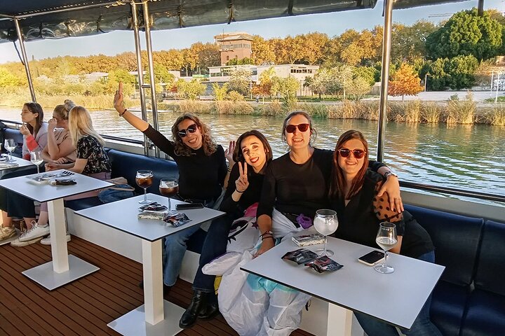 Seville: Guadalquivir River Cruise with Optional Tapas & Drink