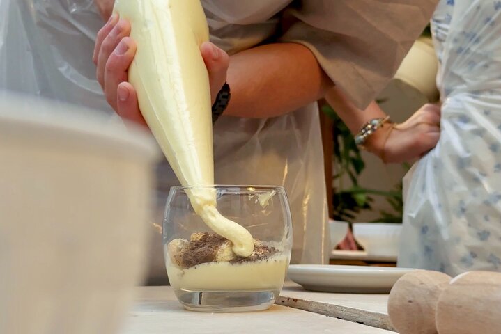 Bologna: Pasta and Tiramisu Small Group Cooking Class with Wine