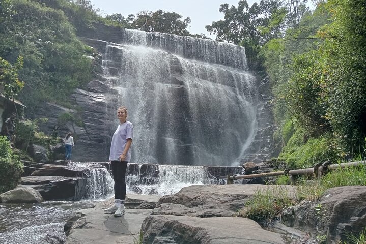 Nuwara Eliya TukTuk Ride Scenic Tea Plantation and Waterfall Tour
