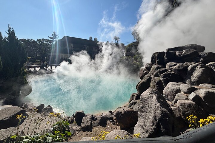 Hot Spring Beppu Onsen with Blue Hell cozy Tour by Car and walk
