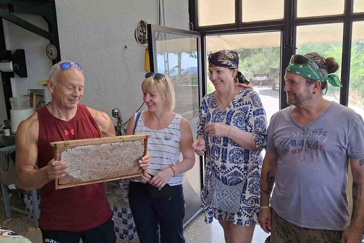 Kefalonia: Private Olive Oil, Honey & Wine Tasting Experience
