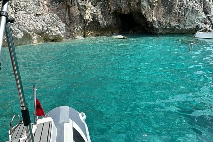 Himara: Pirate's Cave boat tour
