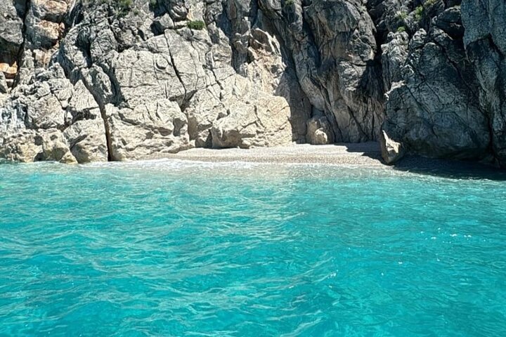 Himara: Pirate's Cave boat tour