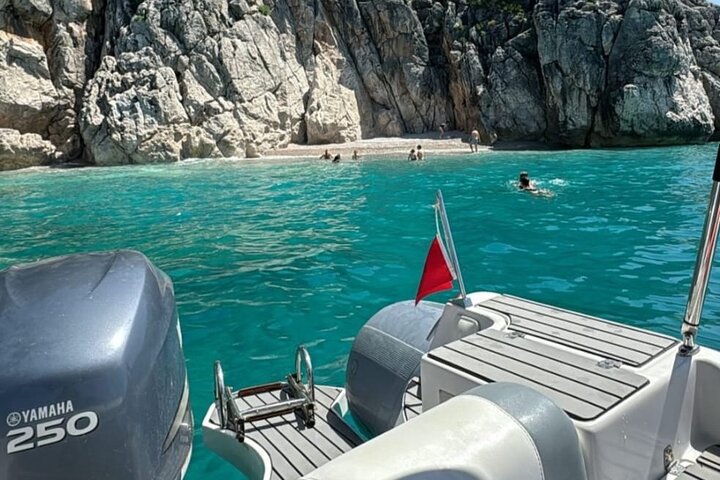 Himara: Pirate's Cave boat tour