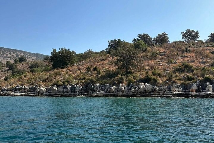 Himara: Pirate's Cave boat tour