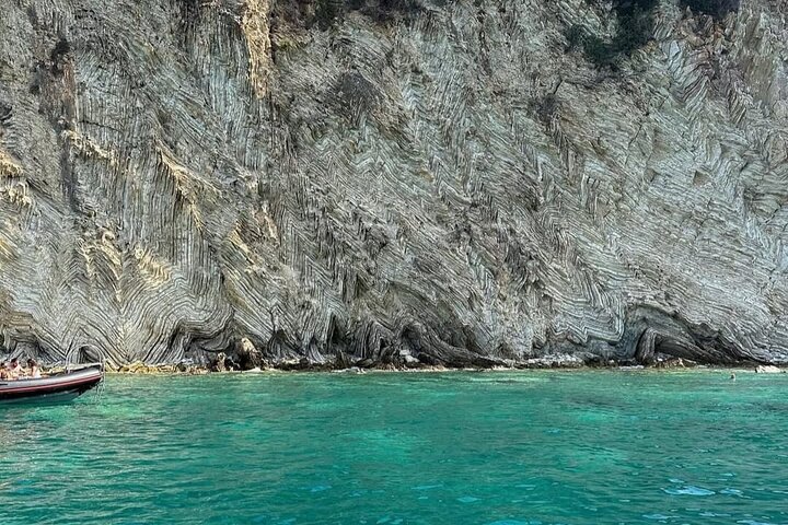 Himara: Pirate's Cave boat tour