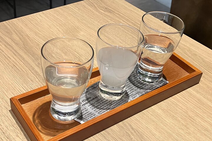 Evening Shrine and Izakaya Japanese Sake Experience Tour