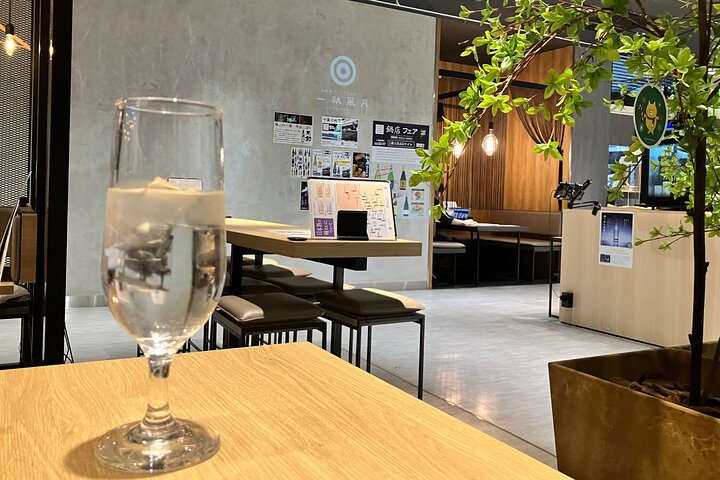 Evening Shrine and Izakaya Japanese Sake Experience Tour