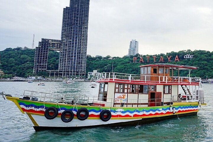 Pattaya Discovery Tour with Floating Market, View Points & Lunch