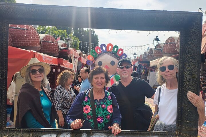 Town walking tour of the city
