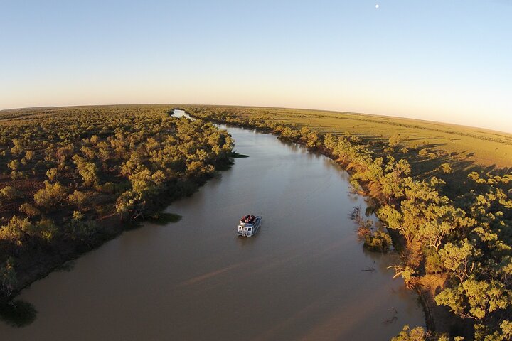 Drover's Sunset Cruise incl. Smithy's Dinner & Show in Longreach