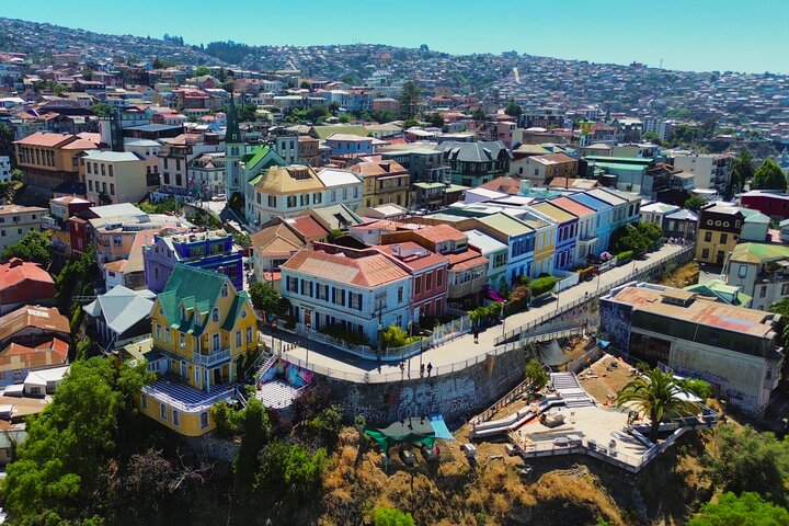 Valparaiso Port and Viña del Mar with Casablanca Wine Tasting