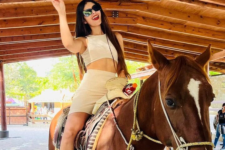 The best tour to "Tail of Horse" + Guide + transportation + Tickets