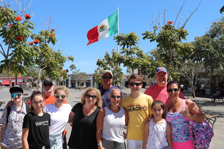 Los Cabos Small-Group Tour: Cruise, Tacos, Tequila and Photos