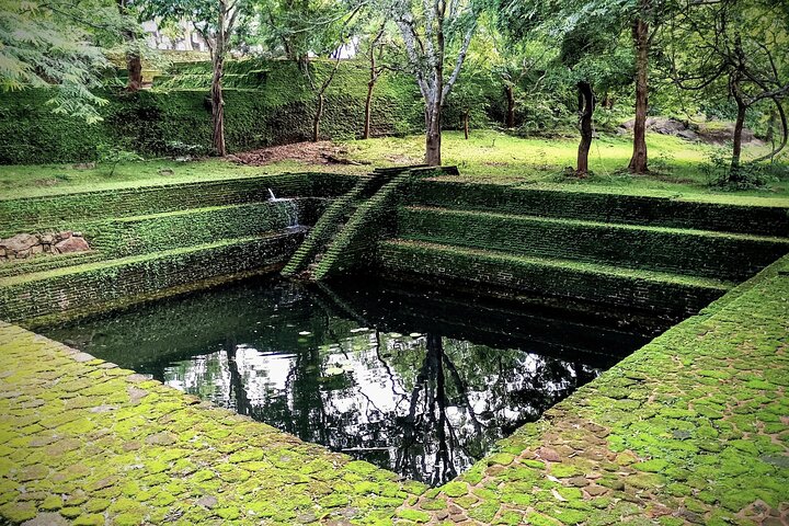 Polonnaruwa Kingdom UNESCO Tour with Don Nuwan
