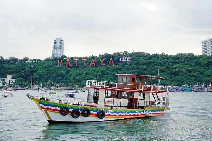 Pattaya Discovery Tour with Floating Market, View Points & Lunch