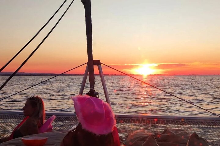 Exclusive catamaran. Half Day Experience