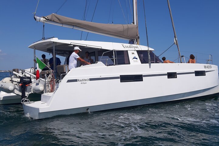 Exclusive catamaran. Half Day Experience