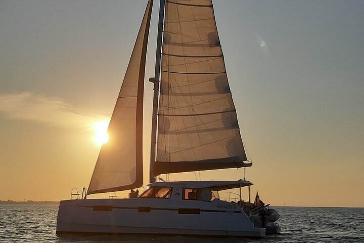 Exclusive catamaran. Half Day Experience