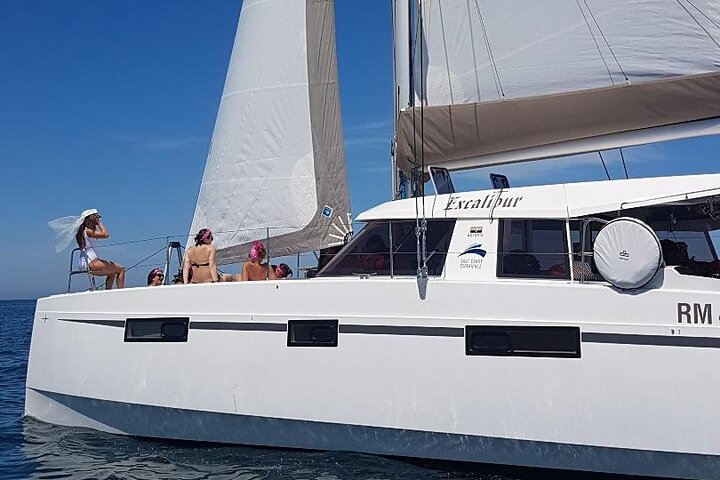 Exclusive catamaran. Half Day Experience