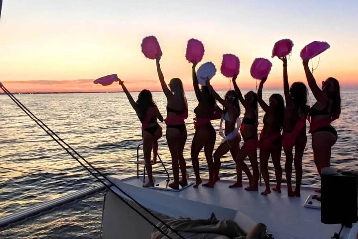 Exclusive catamaran. Half Day Experience