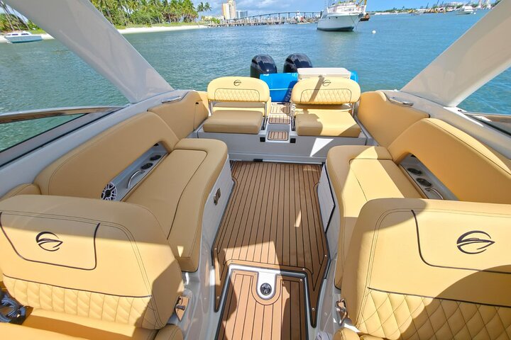 West Palm Beach Private Boat Cruise and Tour with a Captain