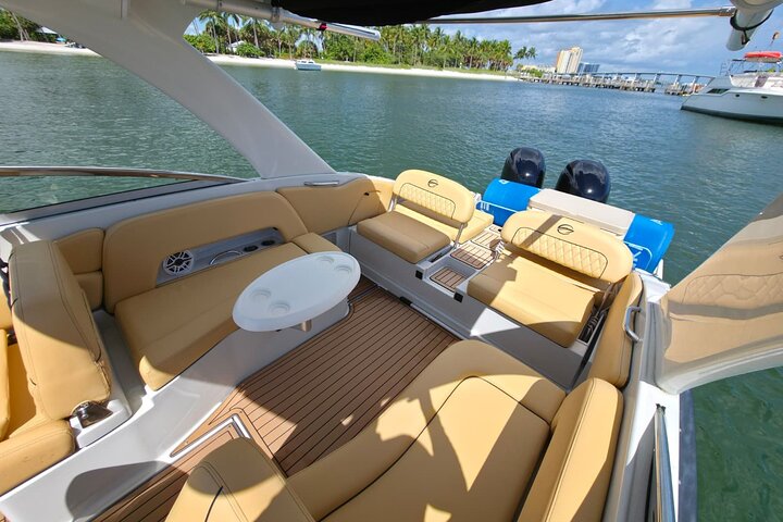 West Palm Beach Private Boat Cruise and Tour with a Captain