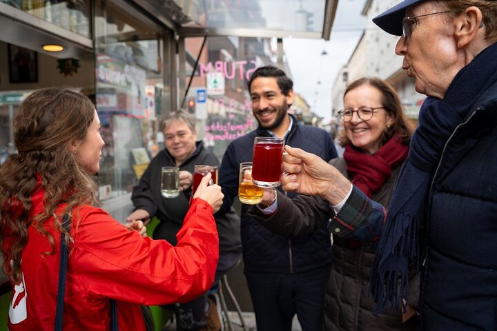 Vienna Food Tour: Coffeehouses, Markets, Lunch & Street Food