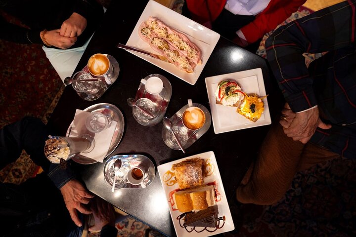 Vienna Food Tour: Coffeehouses, Markets, Lunch & Street Food