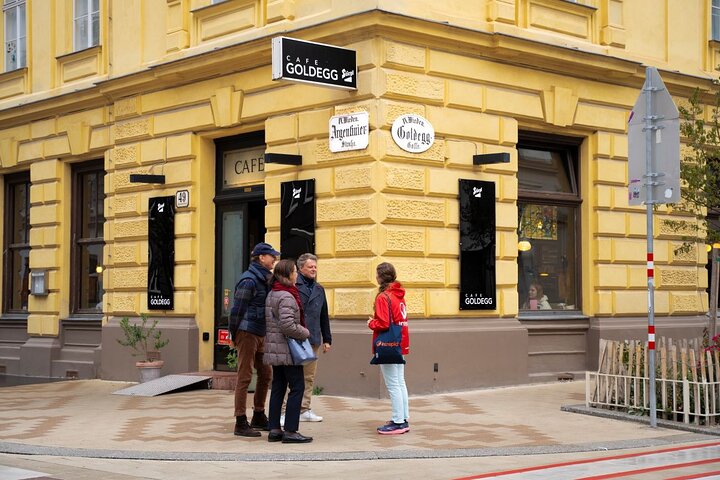 Vienna Food Tour: Coffeehouses, Markets, Lunch & Street Food