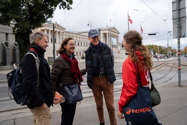 Vienna Food Tour: Coffeehouses, Markets, Lunch & Street Food