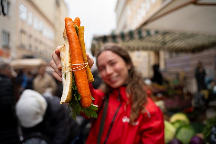 Vienna Food Tour: Coffeehouses, Markets, Lunch & Street Food