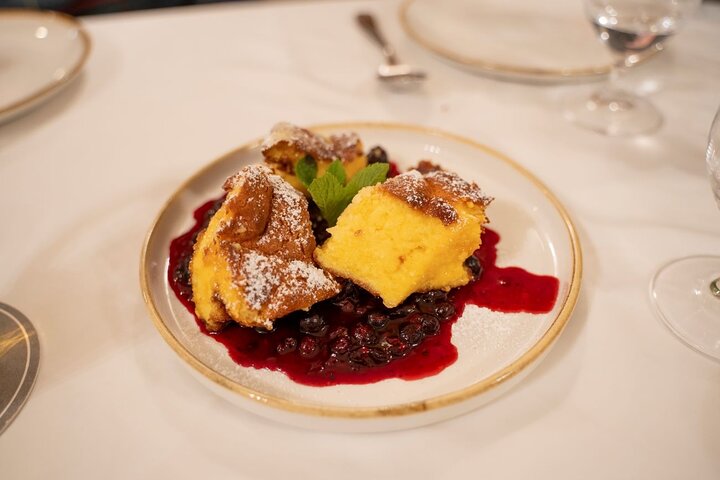 Vienna Food Tour: Coffeehouses, Markets, Lunch & Street Food